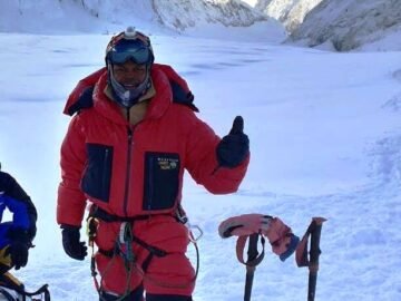 Johann Peries scales summit of Mt. Everest