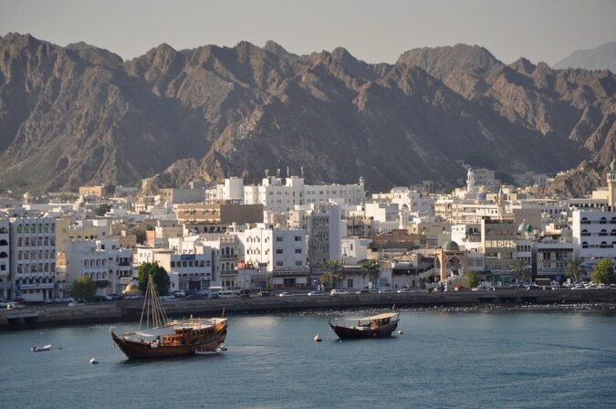 Oman extends expat visa ban by 6 months